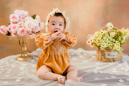 衢州宝宝揉眼睛揉鼻子